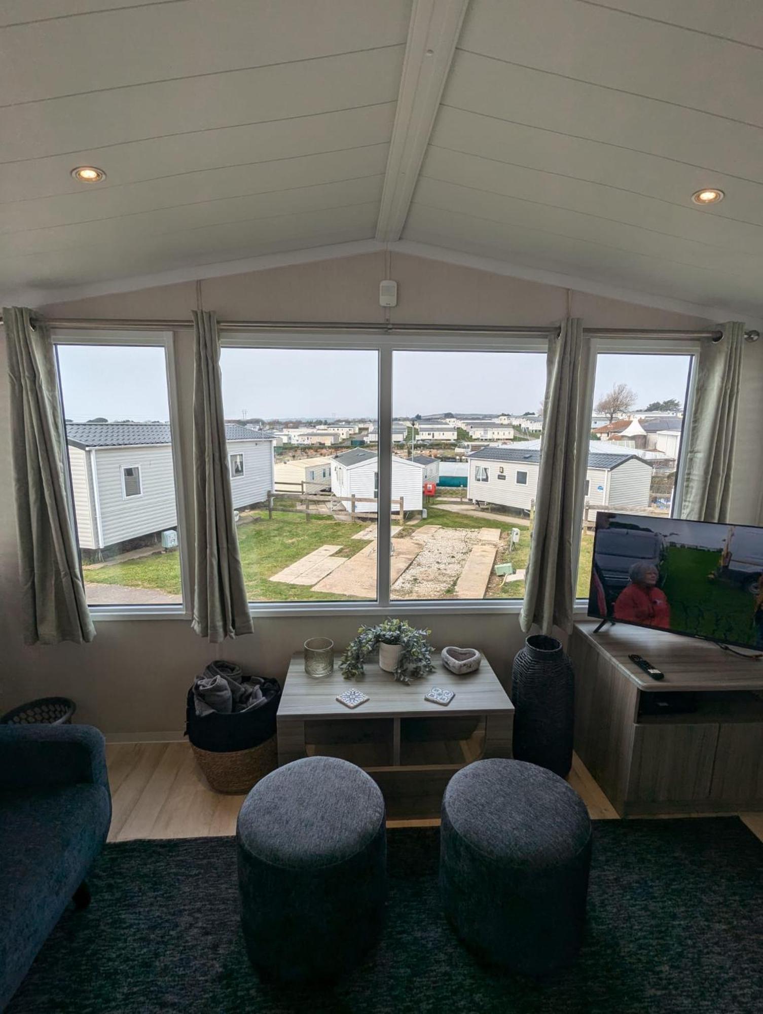 Beautifully Presented Dog Friendly Caravan On Very Popular Littlesea Holiday Haven Park Weymouth Wyke Regis Eksteriør bilde