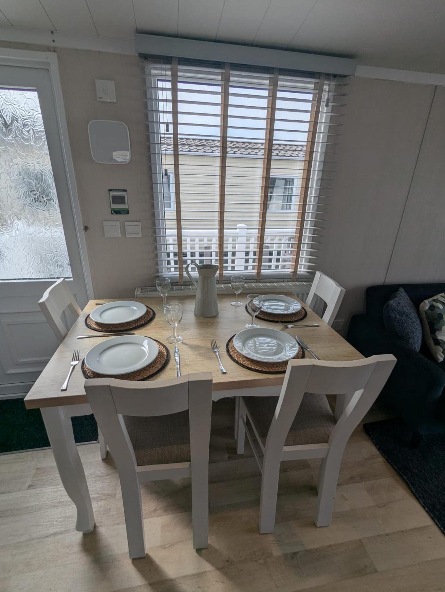 Beautifully Presented Dog Friendly Caravan On Very Popular Littlesea Holiday Haven Park Weymouth Wyke Regis Eksteriør bilde