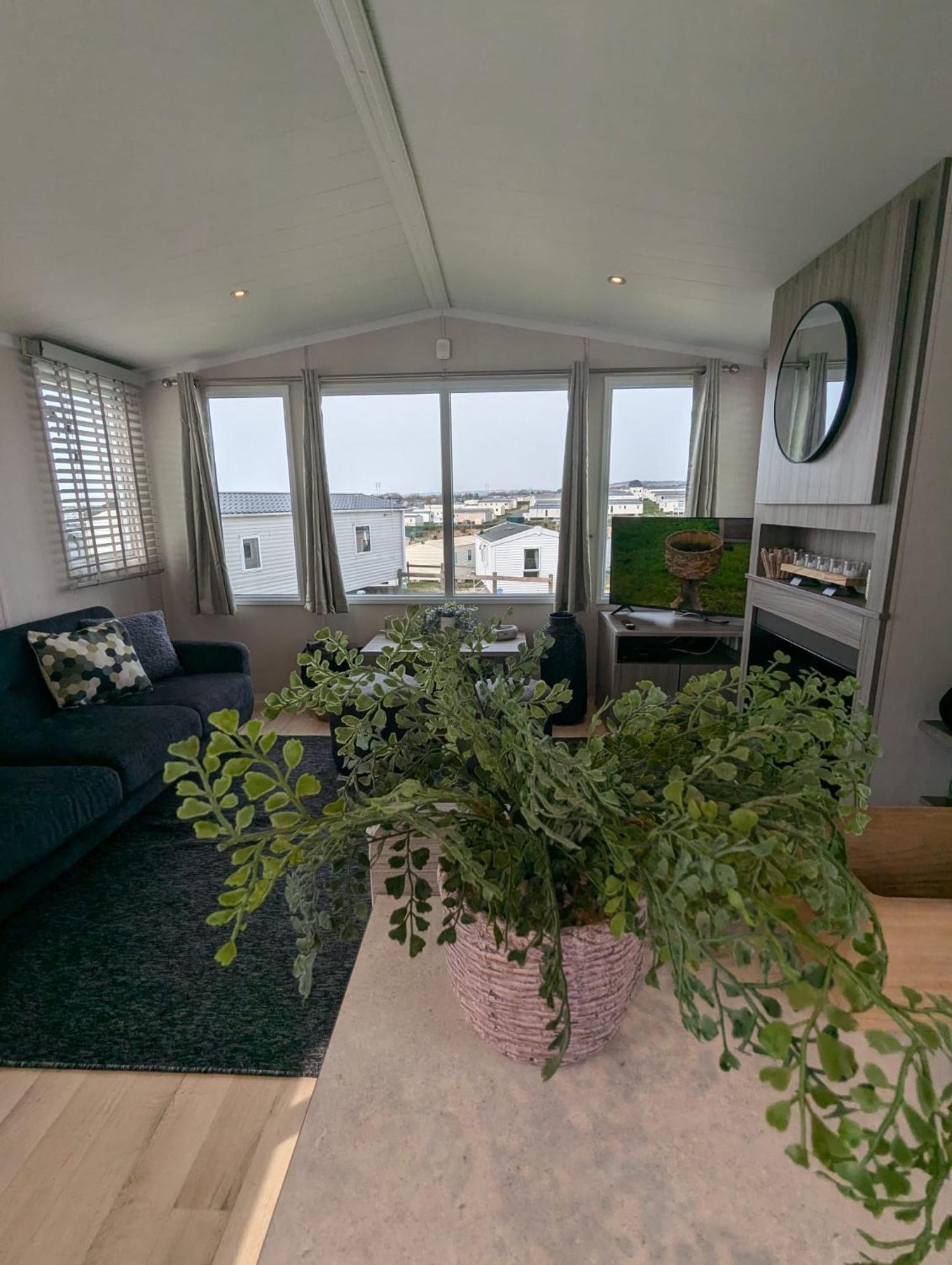 Beautifully Presented Dog Friendly Caravan On Very Popular Littlesea Holiday Haven Park Weymouth Wyke Regis Eksteriør bilde